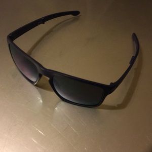 Oakley Slive F sunglasses.